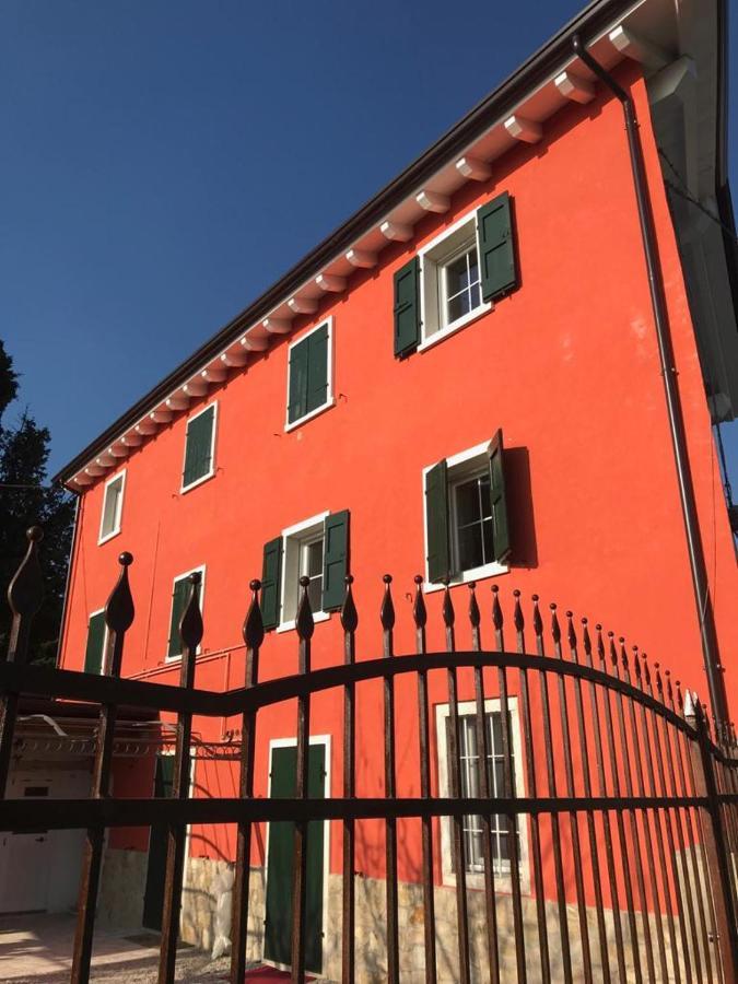 코스테르마노 Redhouse Pesina 빌라 외부 사진