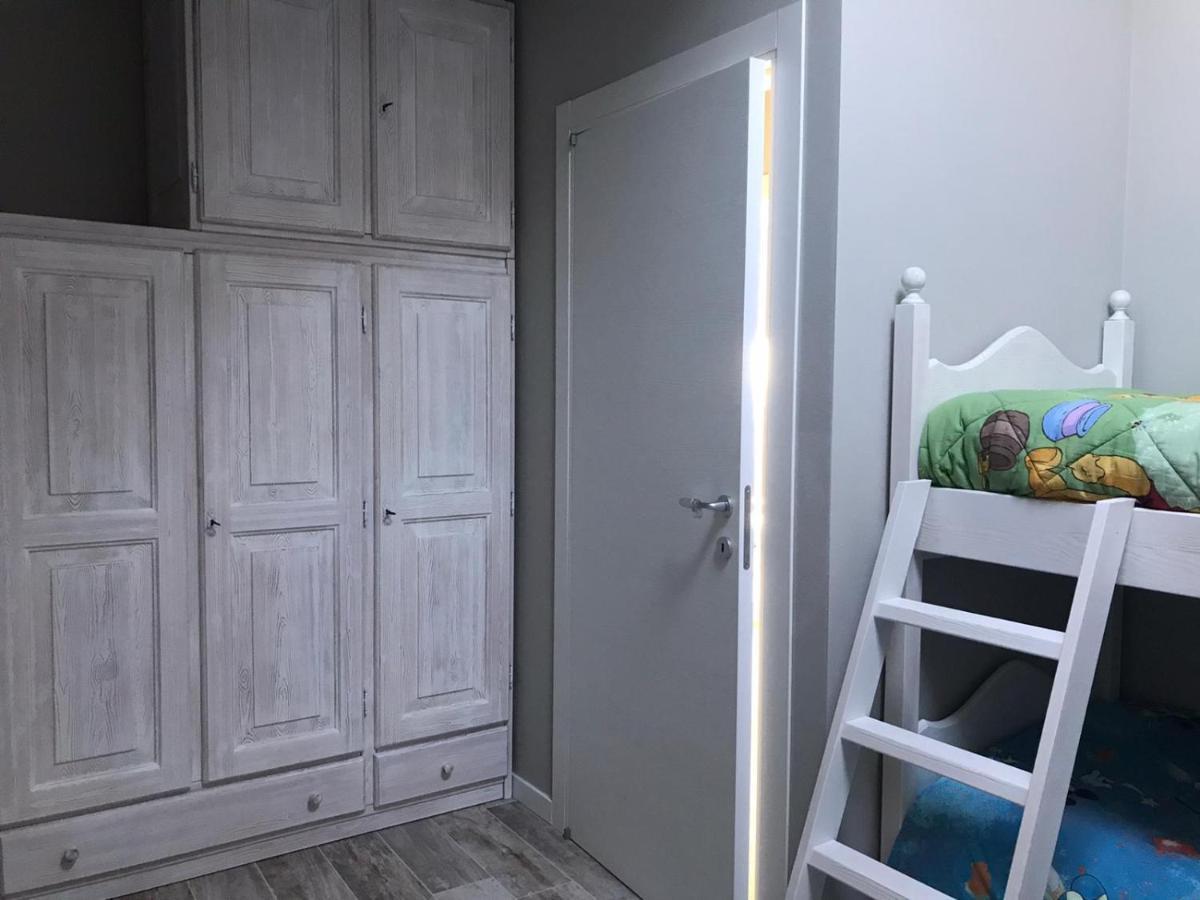 코스테르마노 Redhouse Pesina 빌라 외부 사진